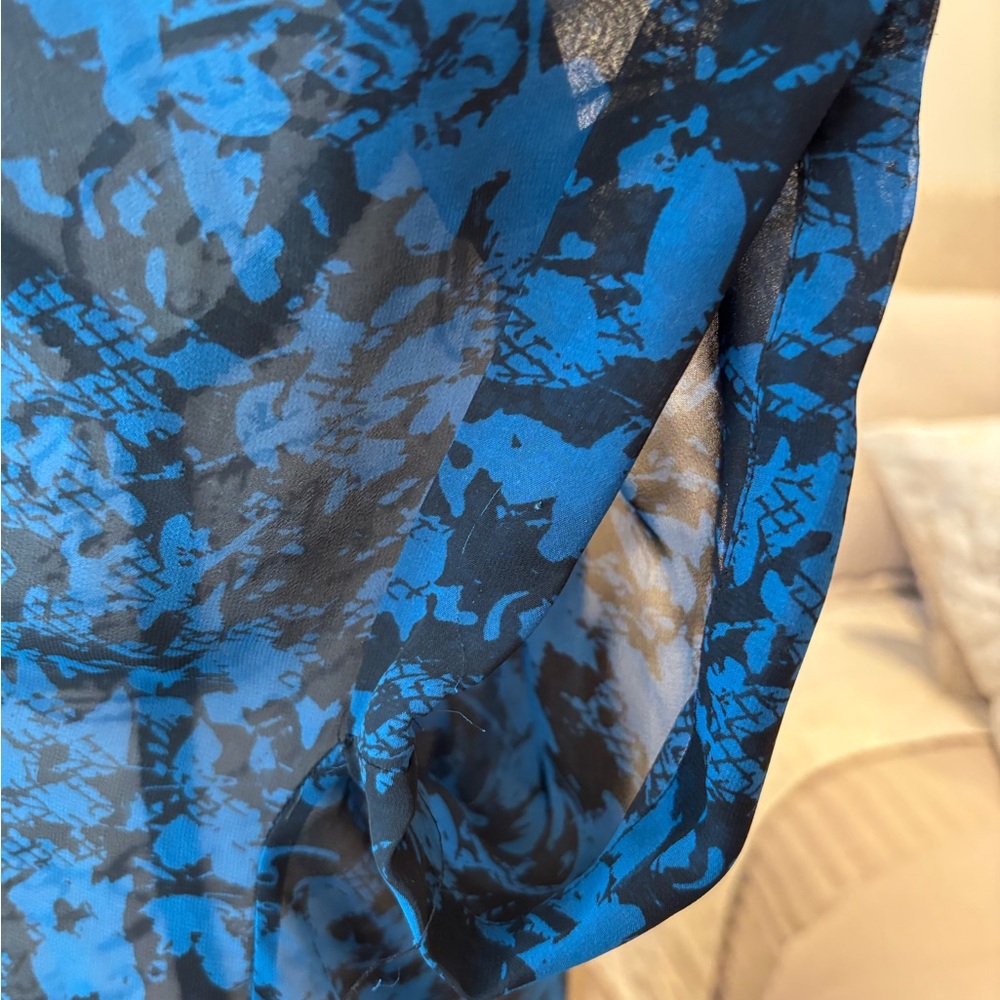 Banana Republic Blue and Black Sheer Floral Blouse - Picture 4 of 6